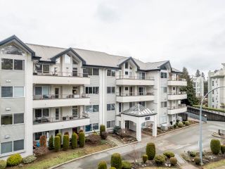 Photo 36: 102 2526 LAKEVIEW Crescent in Abbotsford: Central Abbotsford Condo for sale : MLS®# R2749511
