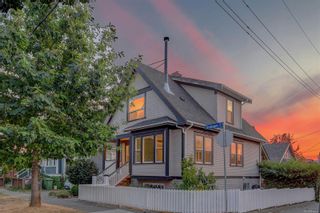Photo 2: 2750 Graham St in Victoria: Vi Hillside House for sale : MLS®# 918134
