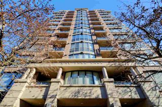 Photo 1: 1009 170 W 1ST Street in North Vancouver: Lower Lonsdale Condo for sale in "ONE PARK LANE" : MLS®# R2343877