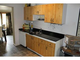 Photo 5: 215 Berry Street in WINNIPEG: St James Residential for sale (West Winnipeg)  : MLS®# 1417110