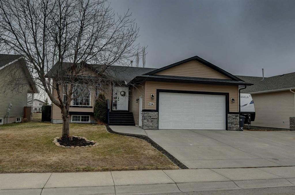 Main Photo: 136 Carriage Lane Road: Carstairs Detached for sale : MLS®# A2042136