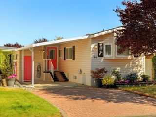 Photo 1: 44 7583 Central Saanich Rd in Central Saanich: CS Hawthorne Manufactured Home for sale : MLS®# 913929