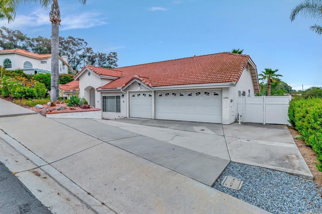 Main Photo: 1205 Rancho Pacifica Place in Vista: Residential for sale (92084 - Vista)  : MLS®# NDP2302640