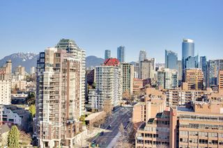 Photo 4: 2203 907 BEACH Avenue in Vancouver: Yaletown Condo for sale in "CORAL COURT" (Vancouver West)  : MLS®# R2567727