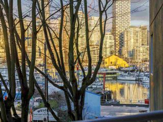 Photo 23: 305 1510 W 1ST Avenue in Vancouver: False Creek Condo for sale in "Mariner Point" (Vancouver West)  : MLS®# R2529077