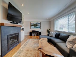 Photo 7: 3224 Service St in Saanich: SE Camosun House for sale (Saanich East)  : MLS®# 888377
