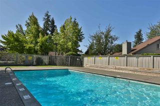 Photo 13: 6143 E GREENSIDE Drive in Surrey: Cloverdale BC Townhouse for sale (Cloverdale)  : MLS®# R2419802