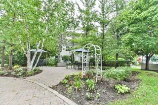 Photo 3: 215 100 Anna Russell Way in Markham: Unionville Condo for sale : MLS®# N5780209