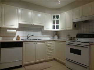 Photo 2: 202 1575 BEST Street: White Rock Condo for sale in "The Embassy" (South Surrey White Rock)  : MLS®# F1416126