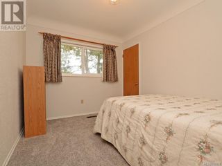 Photo 14: 2208 Edgelow St in Saanich: House for sale : MLS®# 936108