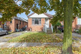 Photo 18: Main 56 Regina Avenue in Toronto: Englemount-Lawrence House (Bungalow) for lease (Toronto C04)  : MLS®# C6043571