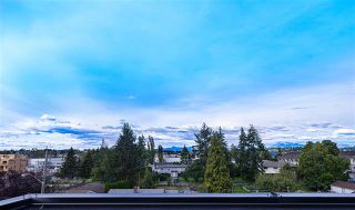 Photo 7: 2 19670 55A Avenue in Langley: Langley City Townhouse for sale : MLS®# R2409382