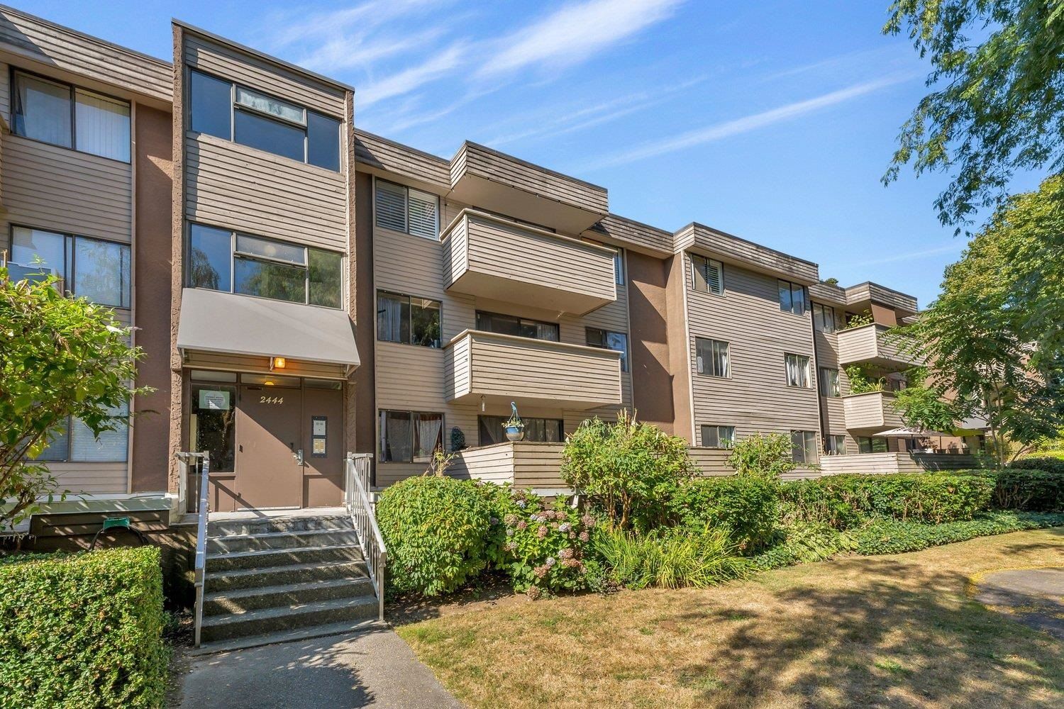 Main Photo: 24 2444 WILSON Avenue in Port Coquitlam: Central Pt Coquitlam Condo for sale in "Orchard Valley" : MLS®# R2726034