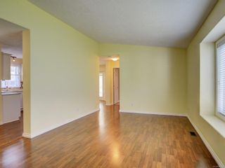 Photo 3: 114 Camas Lane in View Royal: VR Glentana Manufactured Home for sale : MLS®# 905364