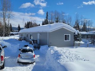 Photo 1: 1286 BASS Road in Quesnel: Red Bluff/Dragon Lake Manufactured Home for sale in "Red Bluff" : MLS®# R2757129