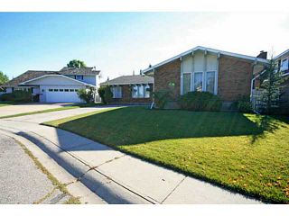 Photo 1: 108 LAKE MEAD Place SE in CALGARY: Lk Bonavista Estates Residential Detached Single Family for sale (Calgary)  : MLS®# C3586278