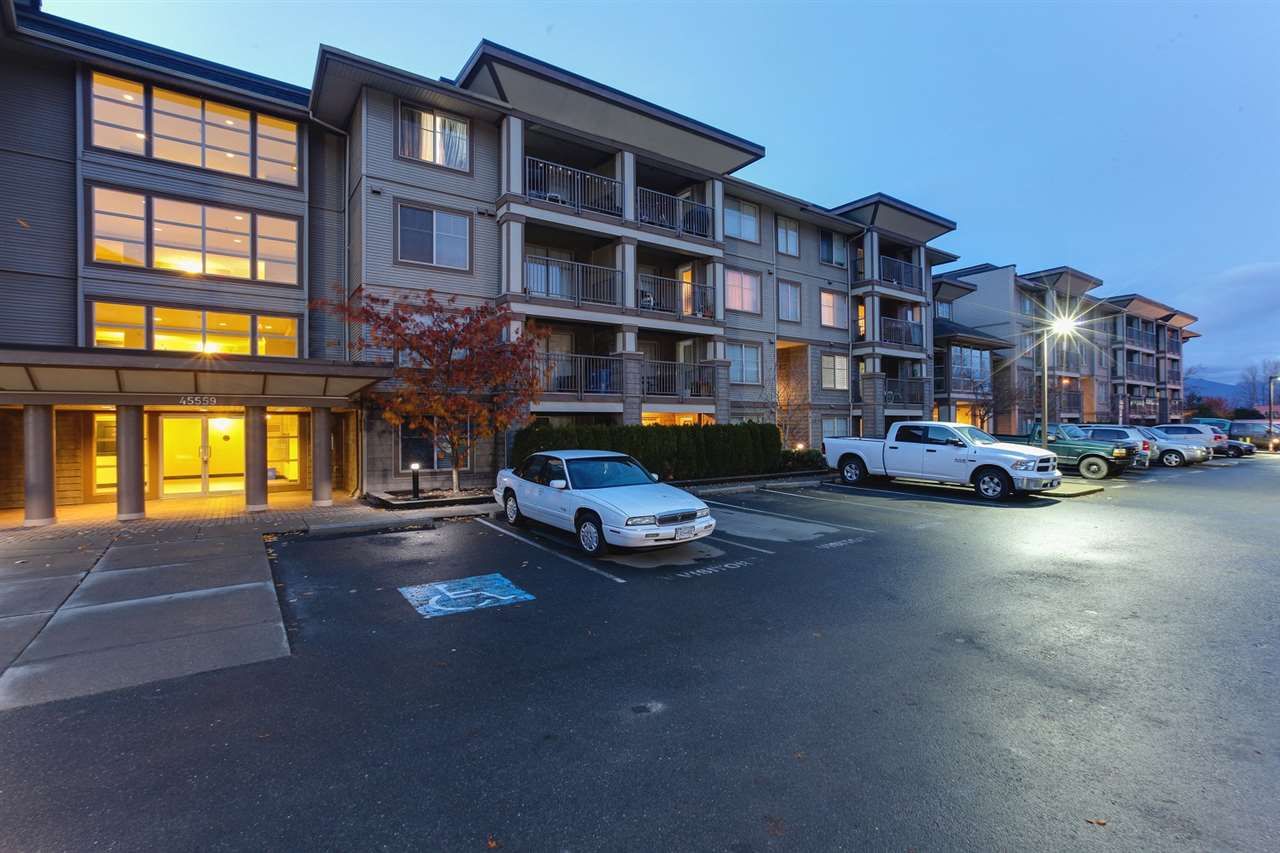 Main Photo: 403 45567 YALE ROAD in : Chilliwack Proper South Condo for sale : MLS®# R2228747