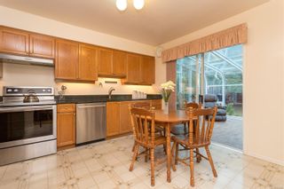 Photo 14: 1050 Beverley Pl in Victoria: Vi Rockland House for sale : MLS®# 916898