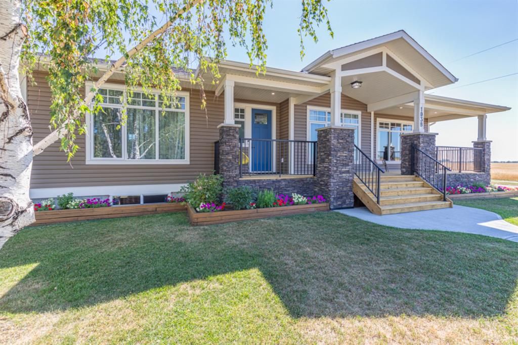 Main Photo: 1038 8 Street SW: High River Detached for sale : MLS®# A1246477