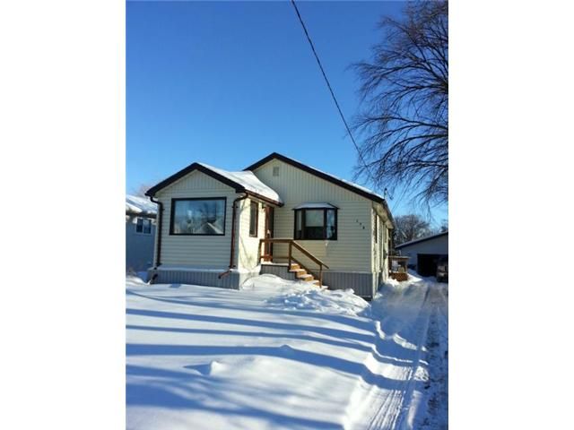 Main Photo: 170 Sadler Avenue in WINNIPEG: St Vital Residential for sale (South East Winnipeg)  : MLS®# 1302129