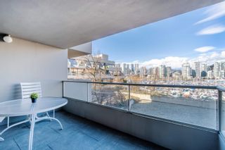 Photo 6: 323 666 LEG IN BOOT Square in Vancouver: False Creek Condo for sale in "LEG IN BOOT SQUARE" (Vancouver West)  : MLS®# R2749748