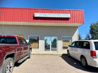 Photo 8: 4448 N 50 Avenue in Fort Nelson: Fort Nelson -Town Office for sale in "CLARKE PLAZA" : MLS®# C8053061