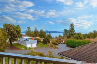 Photo 9: 2323 Hollyhill Pl in Saanich: SE Arbutus House for sale (Saanich East)  : MLS®# 949521