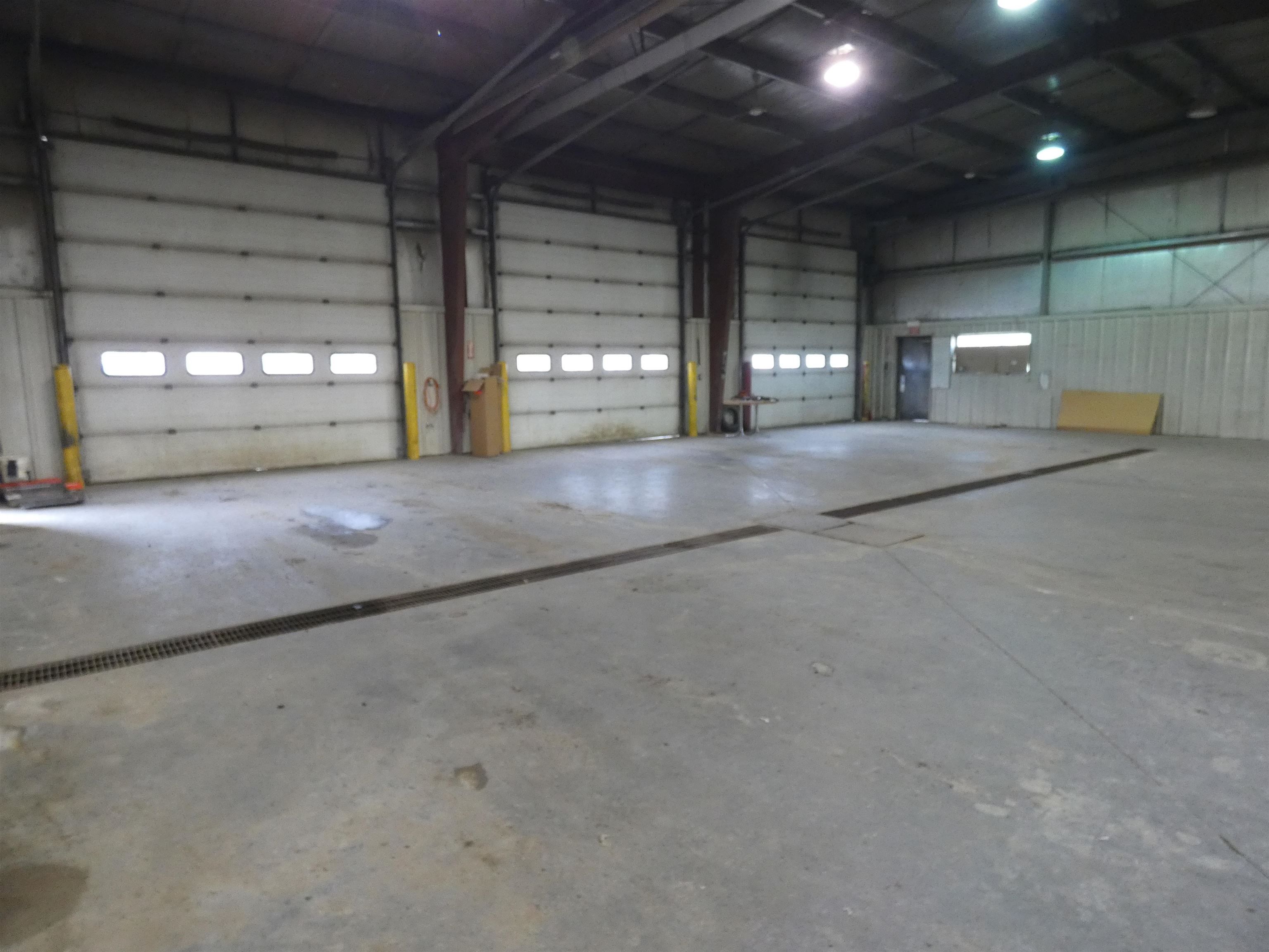 Photo 4: Photos: 4603 48 Avenue in Fort Nelson: Fort Nelson -Town Industrial for sale : MLS®# C8037799