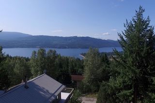 Photo 1: 7353 Kendean Road: Anglemont House for sale (North Shuswap)  : MLS®# 10244121
