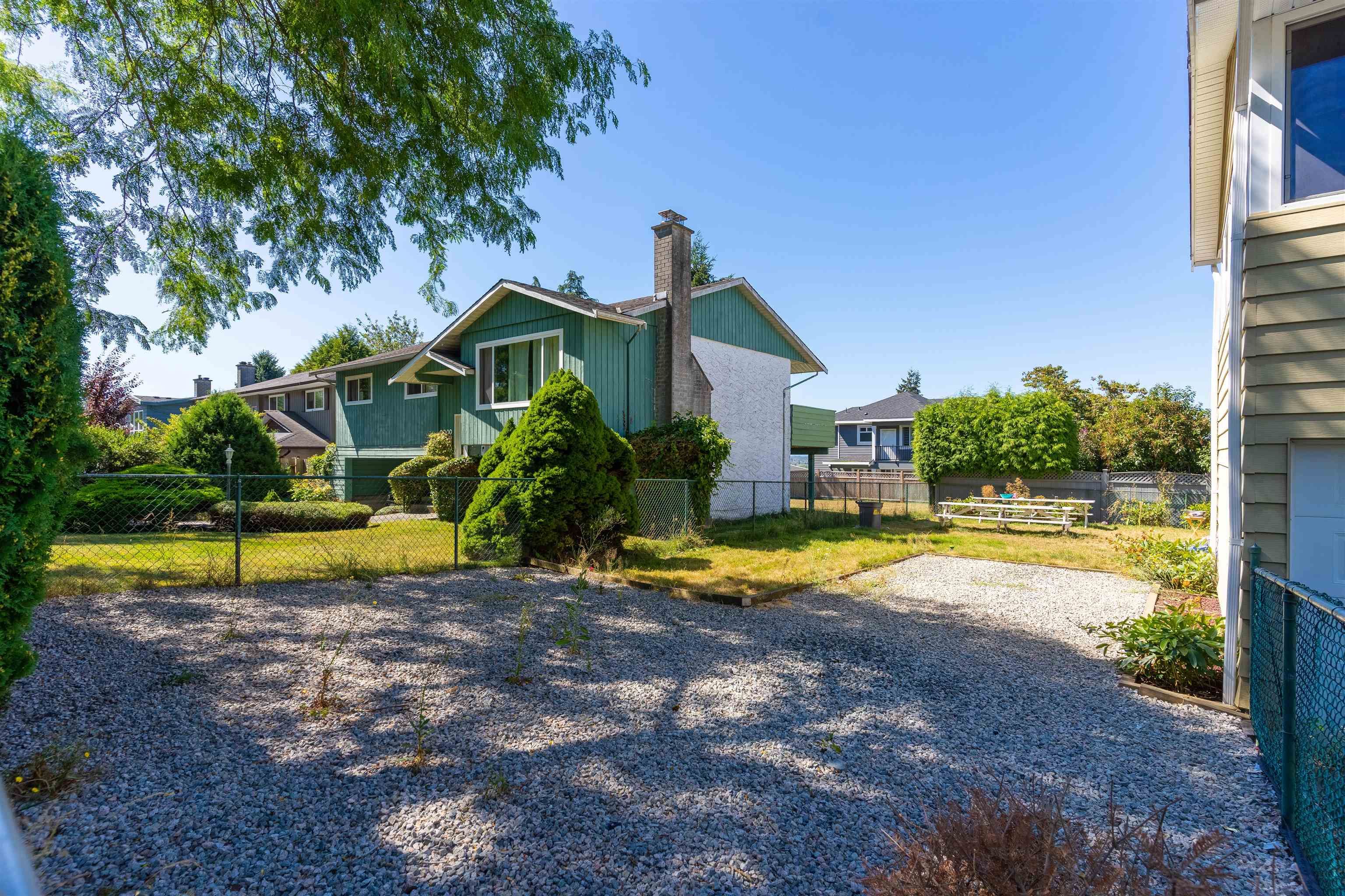Main Photo: 18138 59A Avenue in Surrey: Cloverdale BC House for sale (Cloverdale)  : MLS®# R2728710