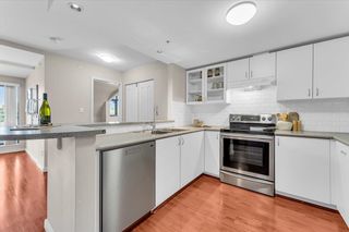 Photo 11: 402 2665 W BROADWAY in Vancouver: Kitsilano Condo for sale in "THE MAGUIRE BUILDING" (Vancouver West)  : MLS®# R2872163