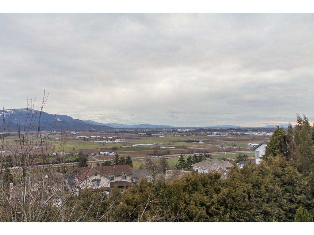 Photo 19: Photos: 35804 SUNRIDGE Place in Abbotsford: Abbotsford East House for sale : MLS®# R2244271