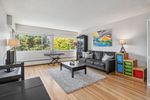 Main Photo: 4 1450 CHESTERFIELD Avenue in North Vancouver: Central Lonsdale Condo for sale : MLS®# R2818915