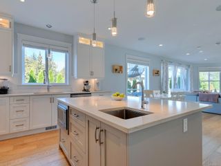 Photo 4: 3634 Coleman Pl in Colwood: Co Latoria House for sale : MLS®# 885910