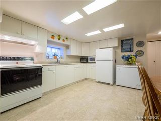 Photo 15: 910 Violet Ave in VICTORIA: SW Marigold House for sale (Saanich West)  : MLS®# 718525