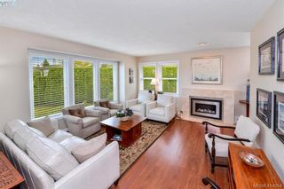Photo 4: 1179 Sunnybank Crt in VICTORIA: SE Sunnymead House for sale (Saanich East)  : MLS®# 821175