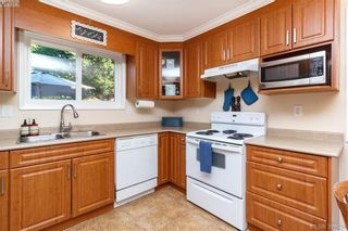 Photo 8: 622 Broadway St in VICTORIA: SW Glanford Half Duplex for sale (Saanich West)  : MLS®# 797925