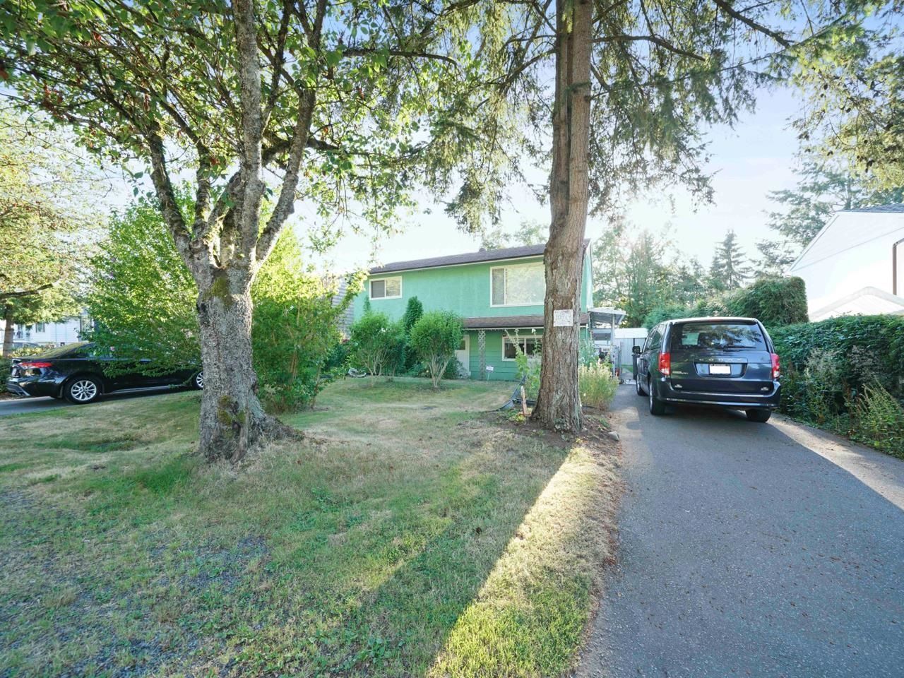 Main Photo: 10719 141 Street in Surrey: Whalley House for sale (North Surrey)  : MLS®# R2737028