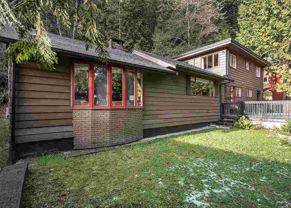 Main Photo: 4665 MOUNTAIN Highway in North Vancouver: Lynn Valley House for sale : MLS®# R2023616