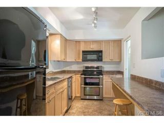 Photo 5: 1002 Karen Cres in VICTORIA: SE Quadra House for sale (Saanich East)  : MLS®# 725063