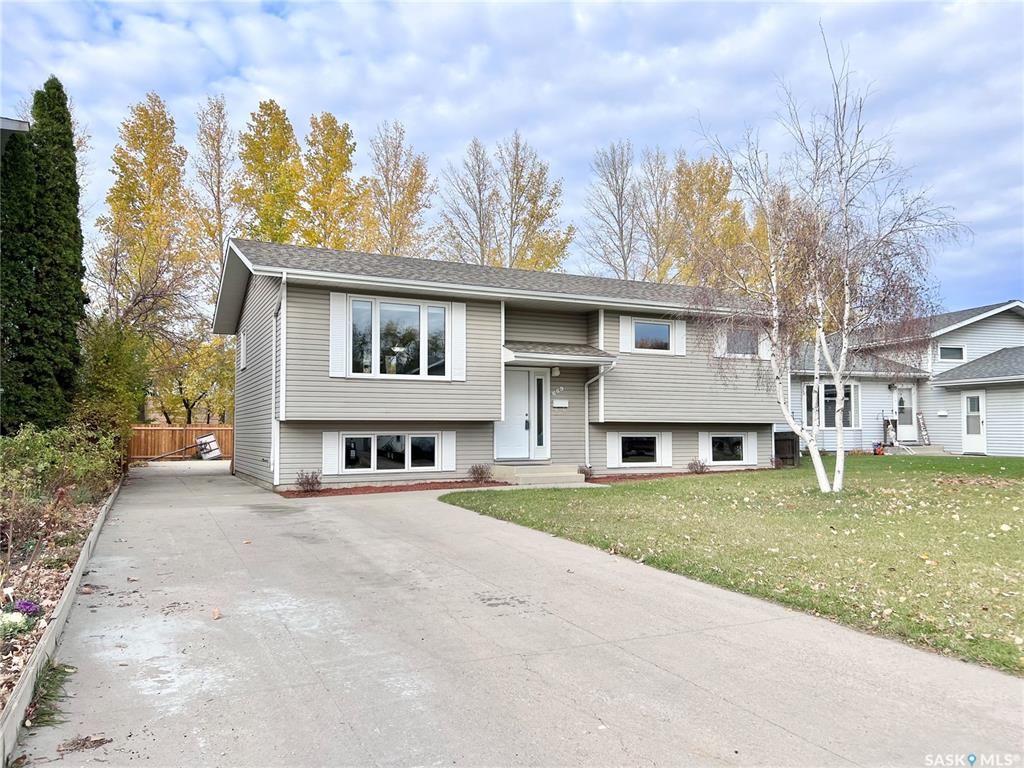Main Photo: 669 Reid Road in Saskatoon: Sutherland Residential for sale : MLS®# SK948860