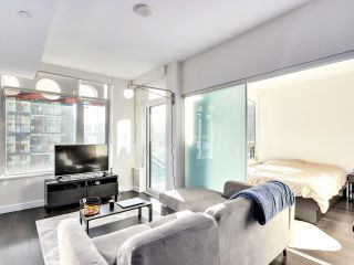 Photo 6: 607 161 E 1ST Avenue in Vancouver: Mount Pleasant VE Condo for sale in "Block 100" (Vancouver East)  : MLS®# R2841851