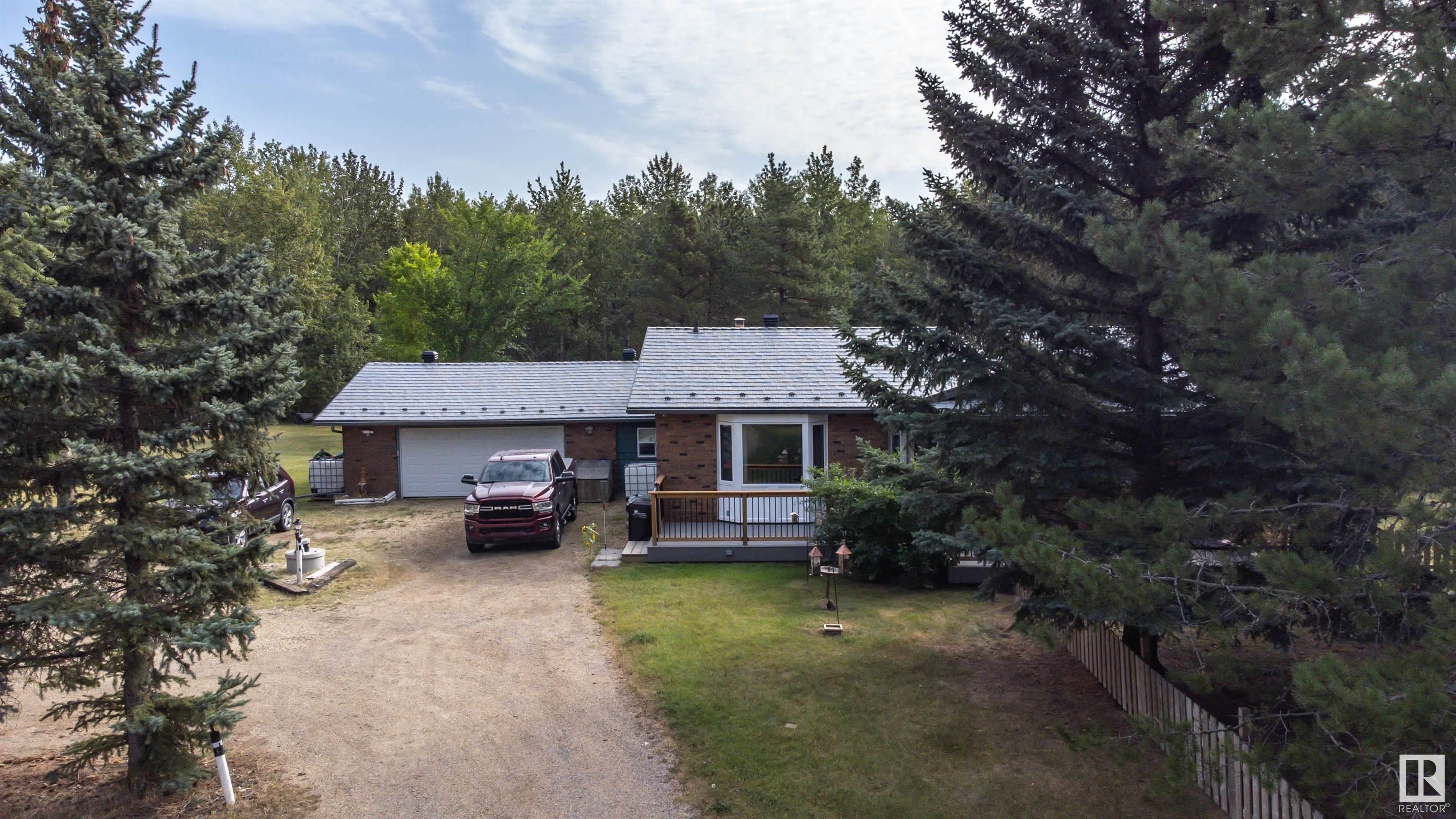 Main Photo: 37 22550 TWP RD 522: Rural Strathcona County House for sale : MLS®# E4313260