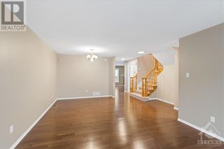 Photo 7: 157 ANNAPOLIS CIRCLE in Ottawa: House for rent : MLS®# 1371435