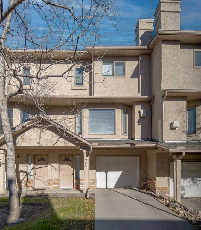 Main Photo: 244 Christie Park Mews SW in Calgary: Christie Park Row/Townhouse for sale : MLS®# A2090022