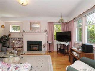 Photo 4: 3010 Balfour Ave in VICTORIA: Vi Burnside House for sale (Victoria)  : MLS®# 673376