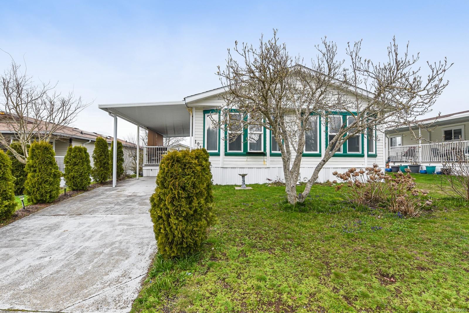 Main Photo: 101 4714 Muir Rd in Courtenay: CV Courtenay East Manufactured Home for sale (Comox Valley)  : MLS®# 899060