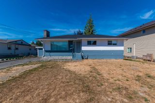 Photo 1: 10253 KENT Road in Chilliwack: Fairfield Island House for sale : MLS®# R2634161