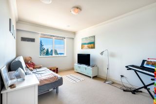 Photo 17: 1720 ROSEBERY Avenue in West Vancouver: Queens House for sale : MLS®# R2777767