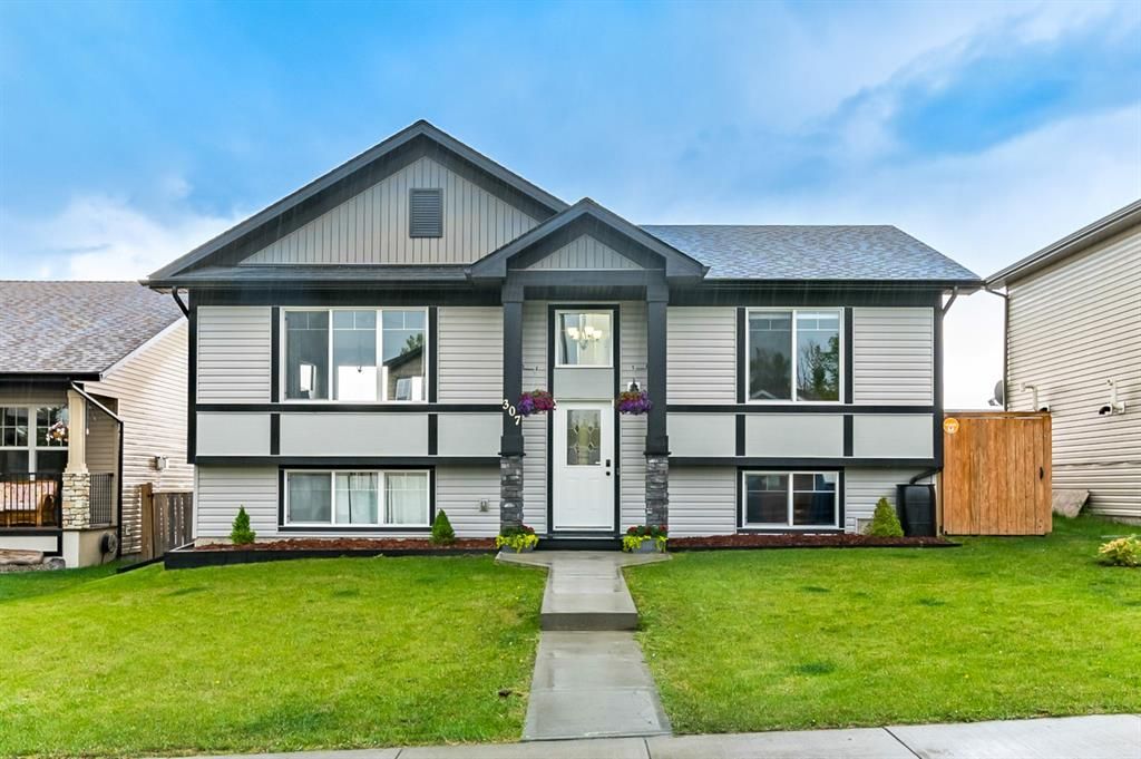 Main Photo: 307 McLeod Crescent: Turner Valley Detached for sale : MLS®# A1226282
